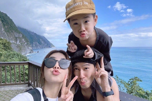 　　纪宁说，目前中国青少年网球尤其是女子青少年网球，已经成为体育职业化和商业化领域一个风口。郑钦文夺冠能促进更多中国青少年加入网球运动。与此同时，中国网球训练场地和比赛场地硬件条件以及软件设施也在发生巨大变化，网球经济蕴含的巨大空间也随之逐步释放出来。